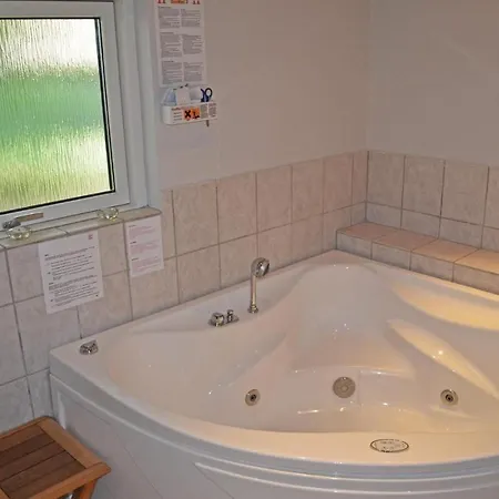 4 Bedroom In Vaeggerlose * Bøtø By